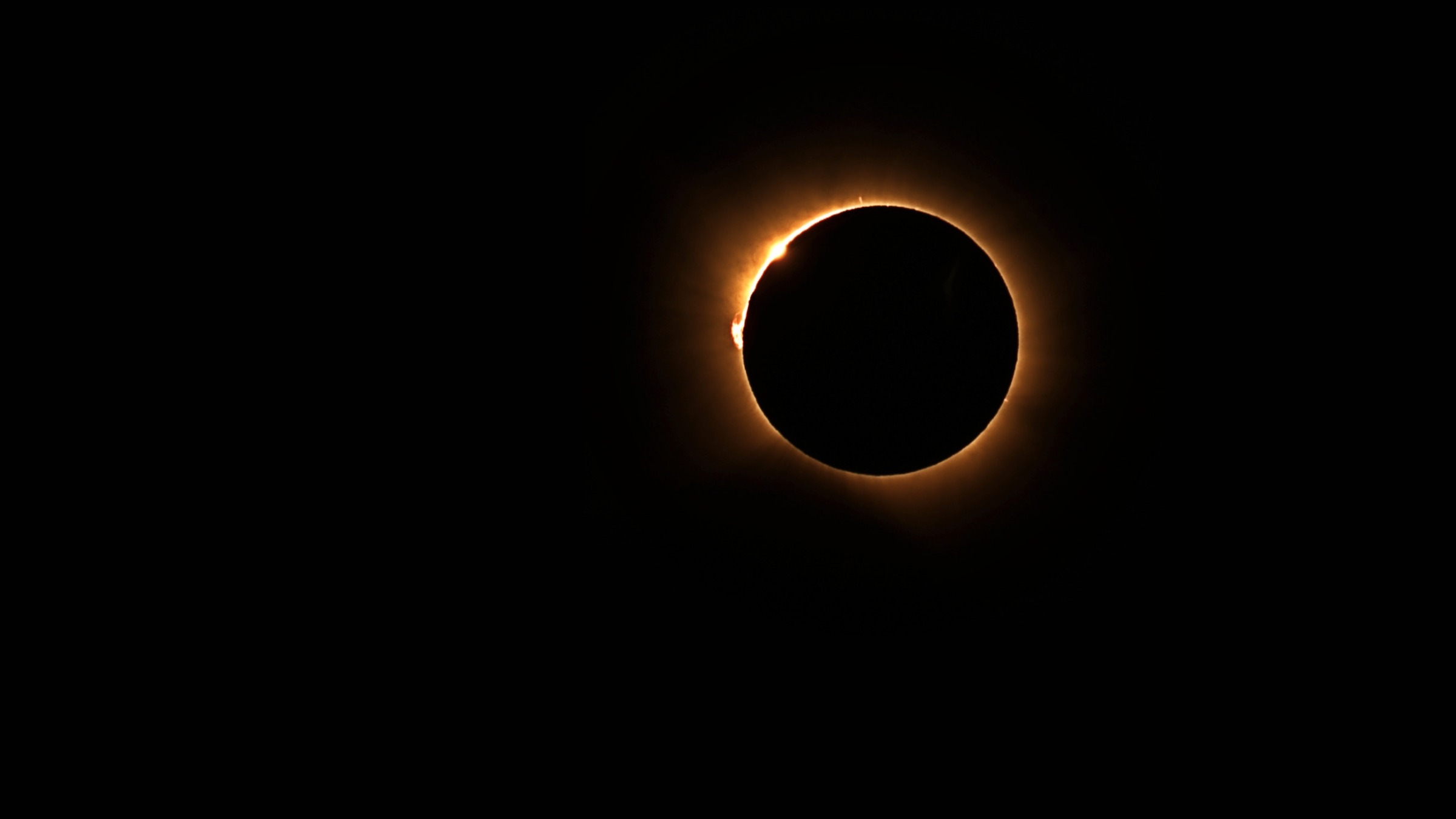 Eclipsi total de Sol del 12 d'agost de 2026: la corona i les protuberàncies